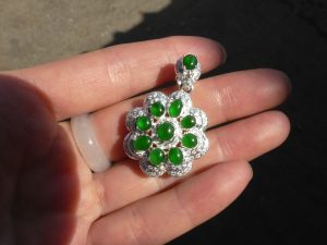 ろうかん翡翠ペンダント