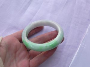 本翡翠バングル