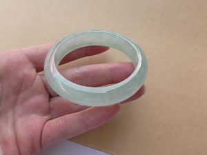 氷翡翠バングル