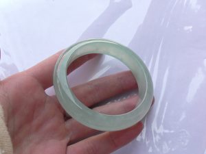 氷翡翠バングル