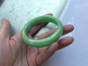 本翡翠バングル