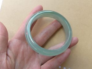 氷翡翠バングル