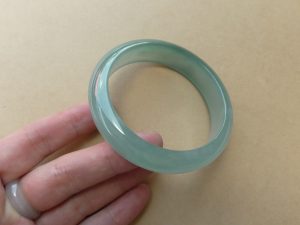 氷翡翠バングル
