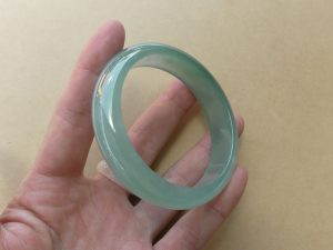 氷翡翠バングル