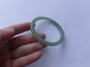 氷翡翠プリンセスバングル