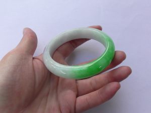 高級翡翠バングル