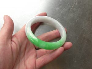 高級翡翠バングル
