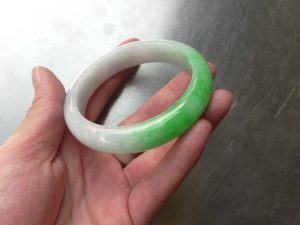 高級翡翠バングル