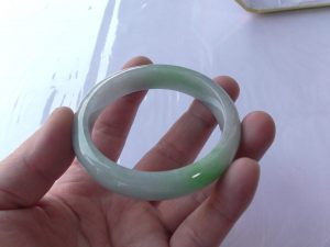 本翡翠バングル