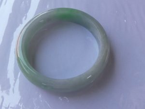本翡翠バングル