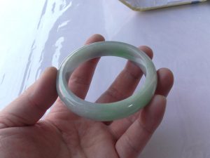 本翡翠バングル