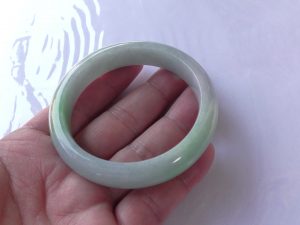 本翡翠バングル