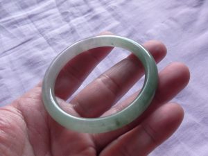 プリンセス翡翠バングル