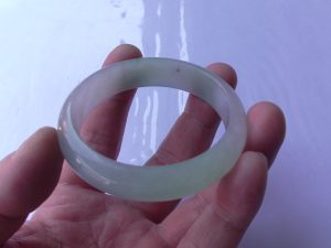 アイスラベンダー翡翠バングル