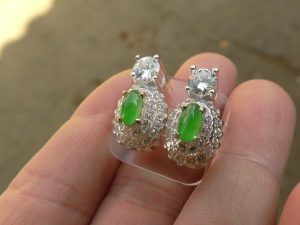 蛍光翡翠ペアルース