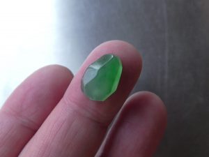 氷翡翠ルース原石