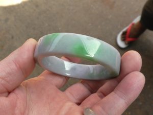 本翡翠バングル