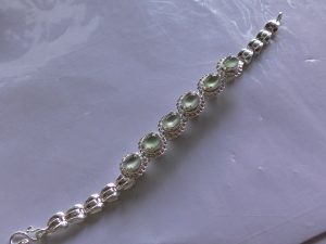 氷翡翠ルースブレスレット