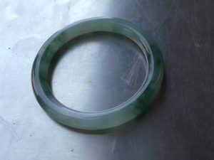 プリンセス氷翡翠バングル