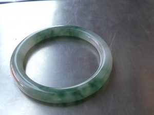 プリンセス氷翡翠バングル