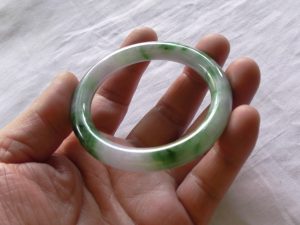 三彩プリンセス翡翠バングル