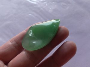 ろうかん翡翠カービング