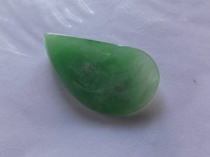 ろうかん翡翠カービング