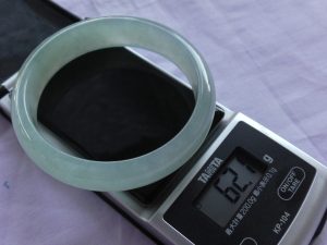 氷翡翠バングル