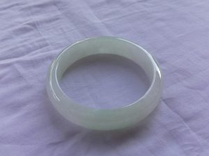 本翡翠バングル