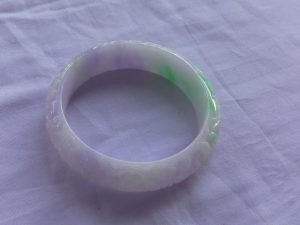 三彩翡翠彫刻バングル