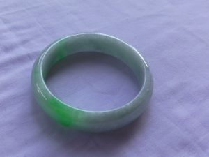 本翡翠バングル