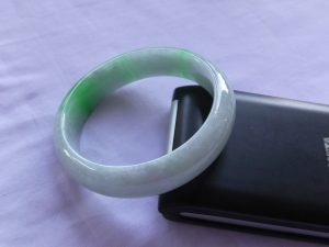 本翡翠バングル