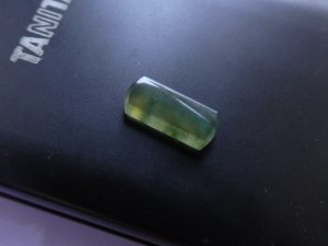 マルチカラー翡翠ルース