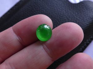 蛍光翡翠ルース