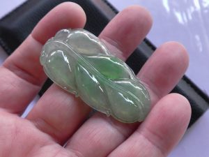 氷翡翠カービング