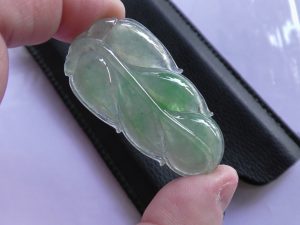 氷翡翠カービング