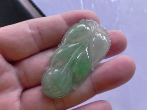 氷翡翠カービング