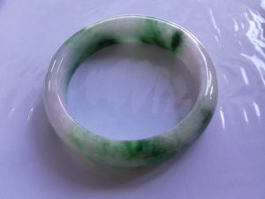本翡翠バングル
