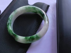 本翡翠バングル
