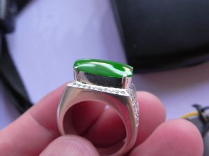 ろうかん翡翠ルース