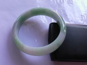 本翡翠バングル
