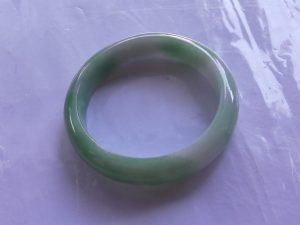 本翡翠バングル