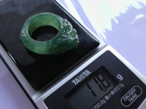 彫刻翡翠リング