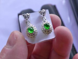 蛍光翡翠ペアルース