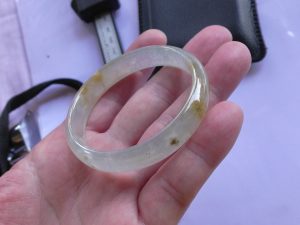 氷翡翠バングル