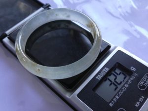 氷翡翠バングル