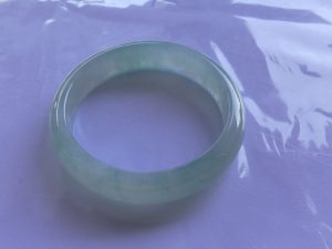 氷翡翠バングル