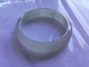 氷翡翠バングル
