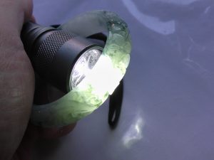 氷翡翠彫刻バングル