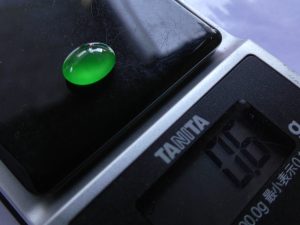 蛍光翡翠ルース